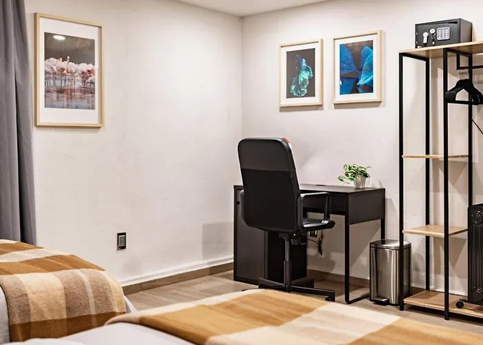 Сasa de vacaciones Group-friendly Terrace Delight Near Wtc & Shops