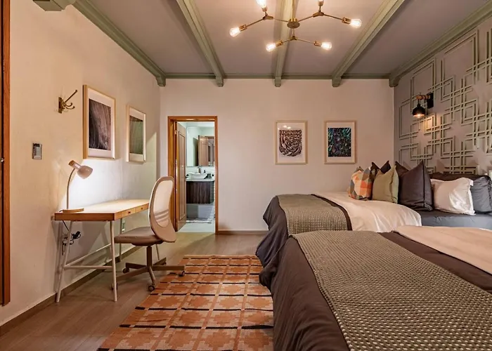 Сasa de vacaciones Group-friendly Terrace Delight Near Wtc & Shops *