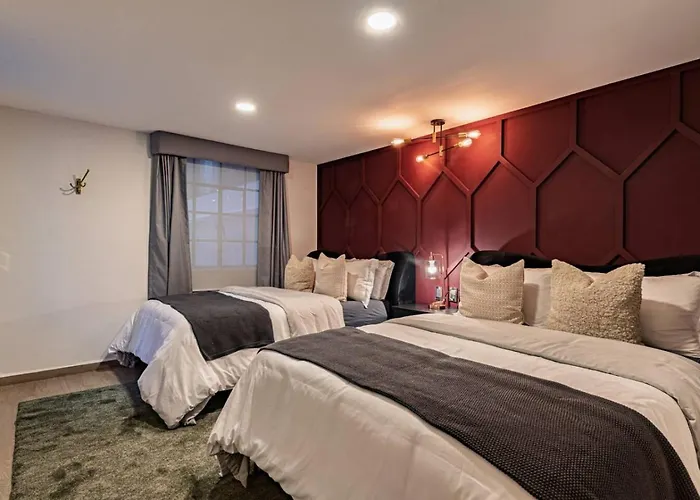 Group-friendly Terrace Delight Near Wtc & Shops Сasa de vacaciones *