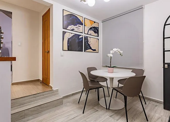 Сasa de vacaciones Group-friendly Terrace Delight Near Wtc & Shops *